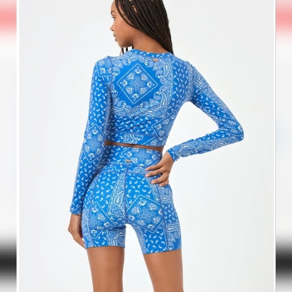 L*Space The Aim High Crop Top & Printed Carter Bike Shorts•Size XL - Picture 5 of 12